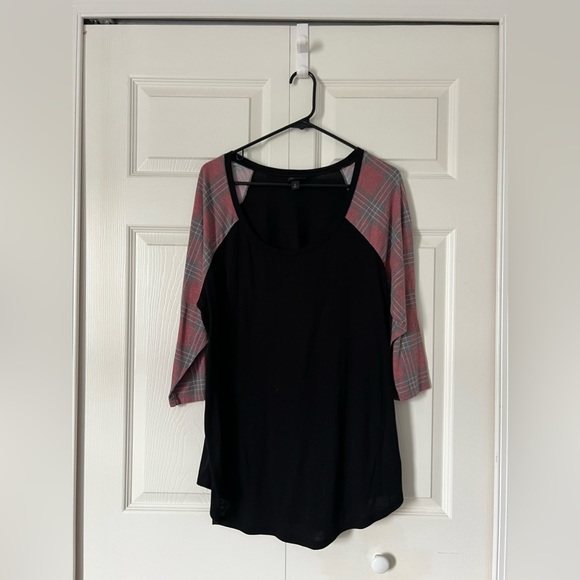 Torrid Plaid Feather Light Slub Raglan Tee 3/4 Sleeves Size 2 - Picture 1 of 6